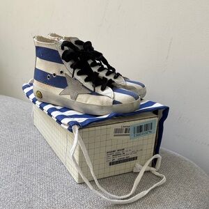 Golden Goose Kids Striped Blue and White Sneakers. Francy